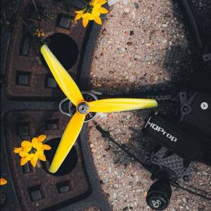 HQProp Ethix P3.3 Mango Lassi 5.1x3.3x3 Propellers 1 - Ethix